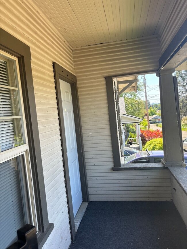 Photo - 3 Bedroom House w/ Bonus Rooms