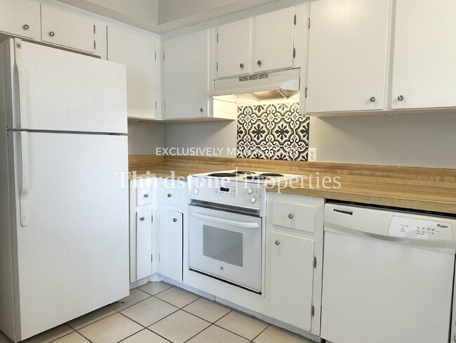 Photo - 4390 Herschel St Unit 3