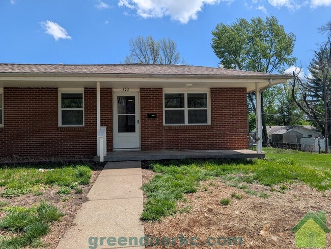 Building Photo - 403 Holiday Dr
