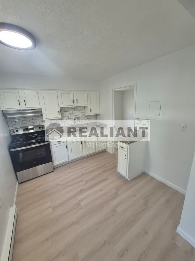 Photo - 920 Highland Ave Unit 13