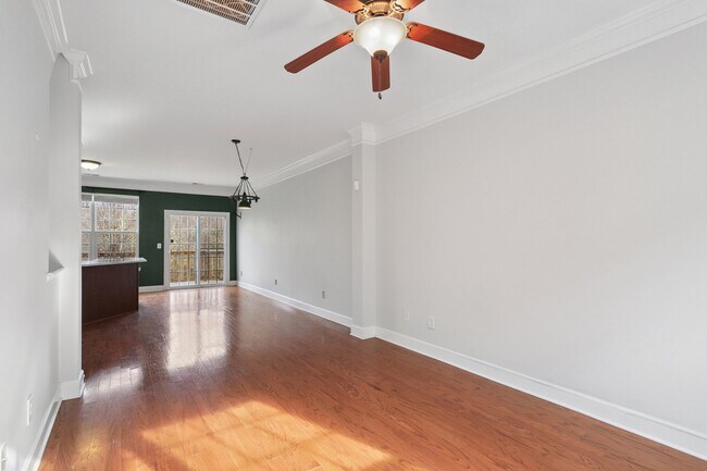 Photo - 503 Saint Jules Ln