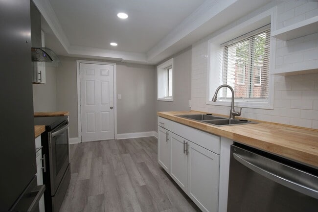 Photo - Spacious Student Home in Melrose Heights –...