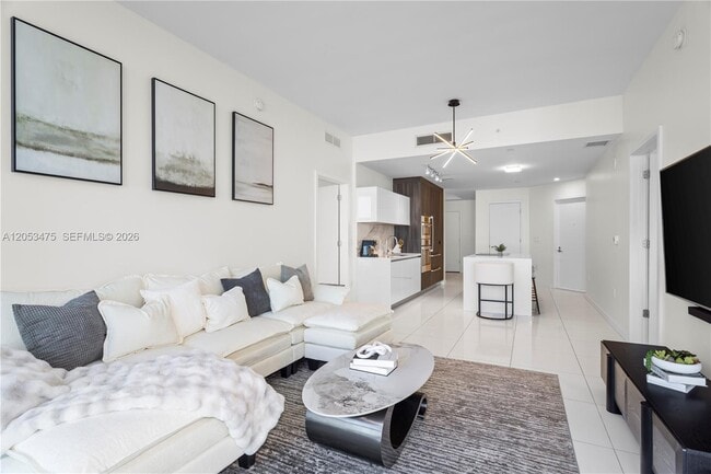 Photo - 851 NE 1st Ave Unidad 2308