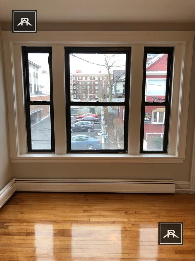 Photo - 3 bedroom in Cambridge MA 02140 Unit 8