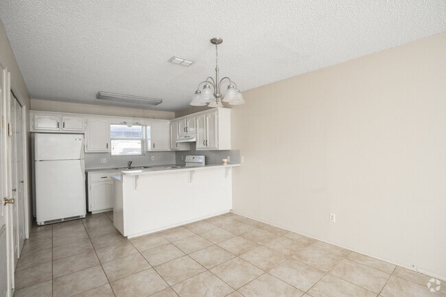 2BR, 1BA - 848SF - Dining Room
