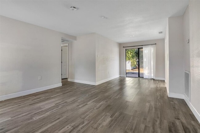 Photo - 147 Melanie Ln