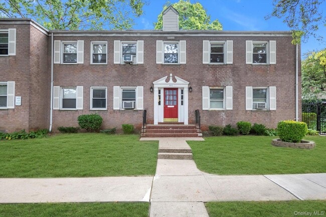 Building Photo - 110-12-110-64 64th Rd Unit 40B