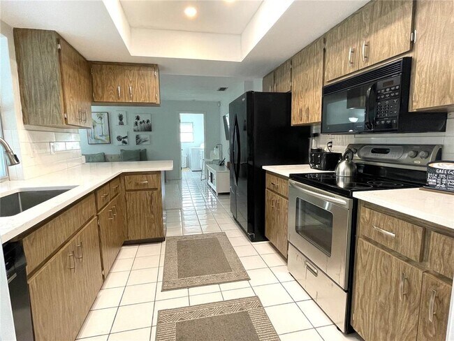 2908 Captiva Dr