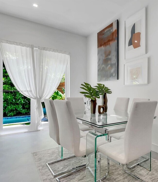 Photo - 3053 Gifford Ln