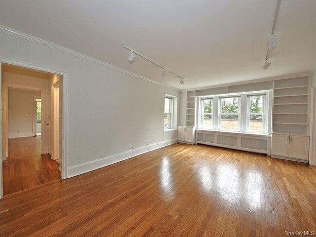 Photo - 490 Bleeker Ave Unit 1E