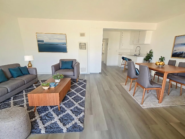 Photo - 9371 Cellini Ave Unidad 2