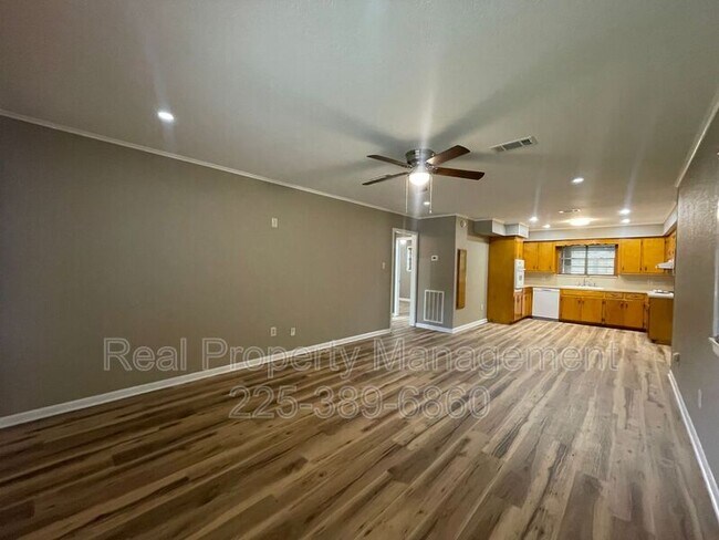 Photo - 4225 W Central Ave