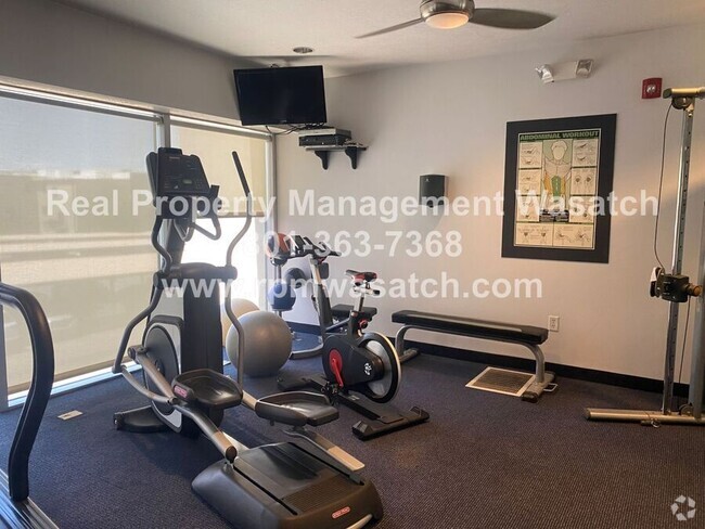 Building Photo - 4276 S Main St Unit 205 Rental