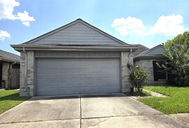 Building Photo - 13427 Juniper Point Dr