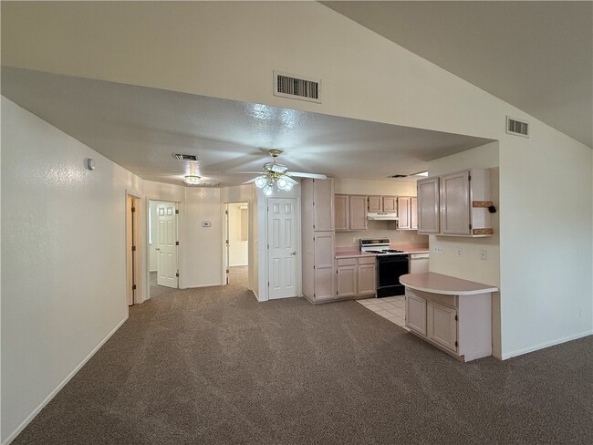 Photo - 3932 Lindsey Ave