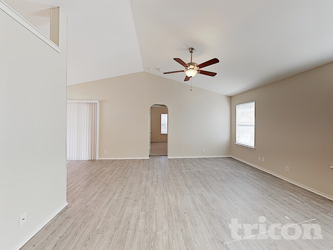 Photo - 4014 Sparrow Lake