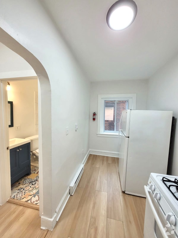Building Photo - 8302 Lake Ave Rental
