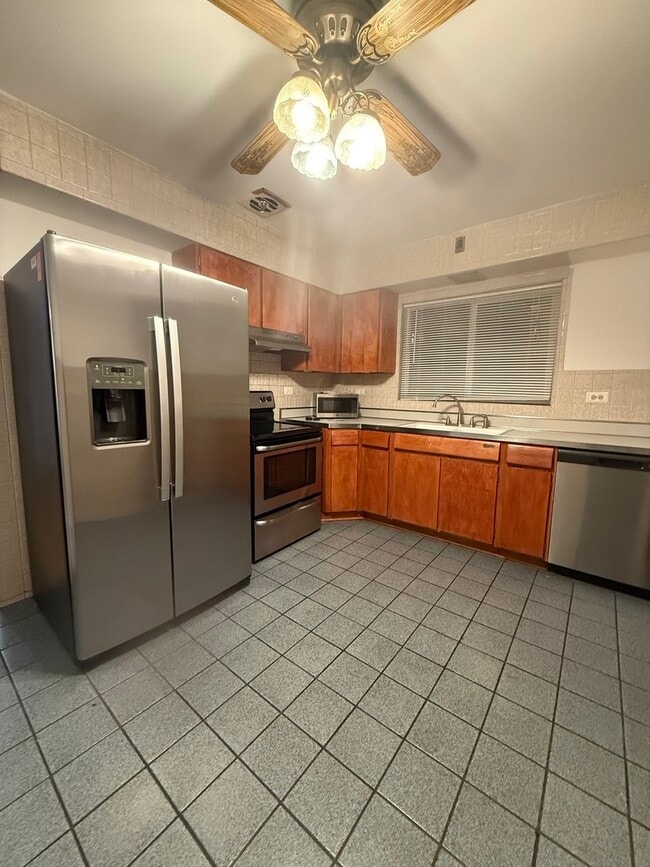 Photo - 7741 W Argyle St