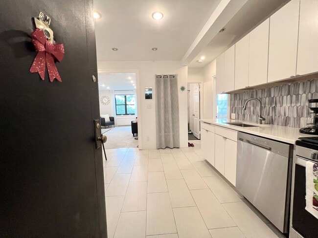 73-03 Bell Boulevard, 5M