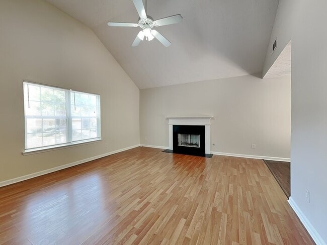 Photo - 1939 Redwood Trace