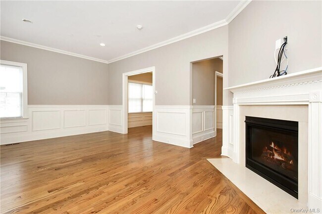 Photo - 150 Crotona Ave