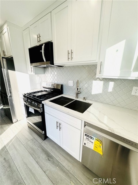 Photo - 9318 Encino Ave