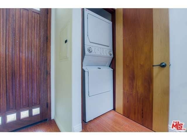 Building Photo - Beautifully Updated Condo in NoHO Unit 107