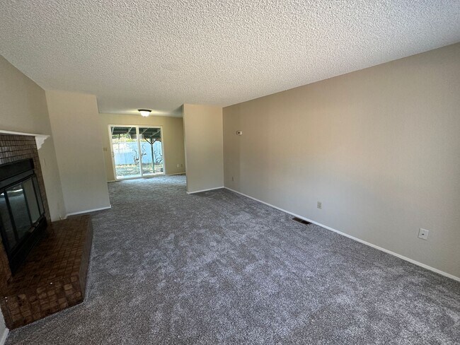 Photo - 813 Haskell Ct