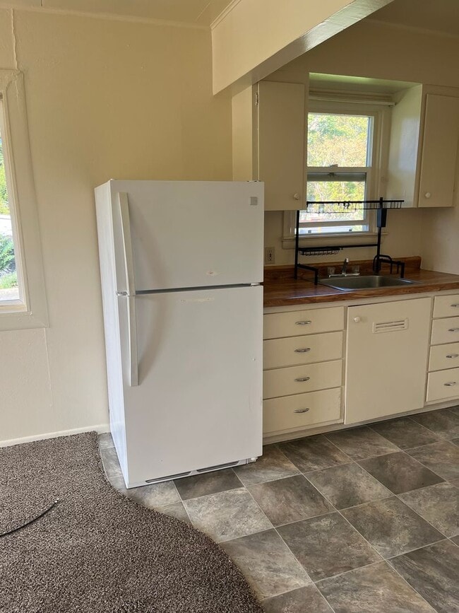 Photo - 1 bed / 1 bath apartment