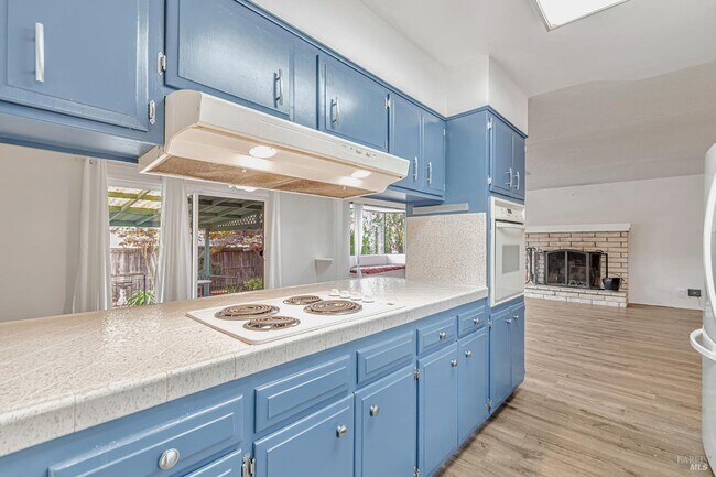 Photo - 1520 Hexem Ave