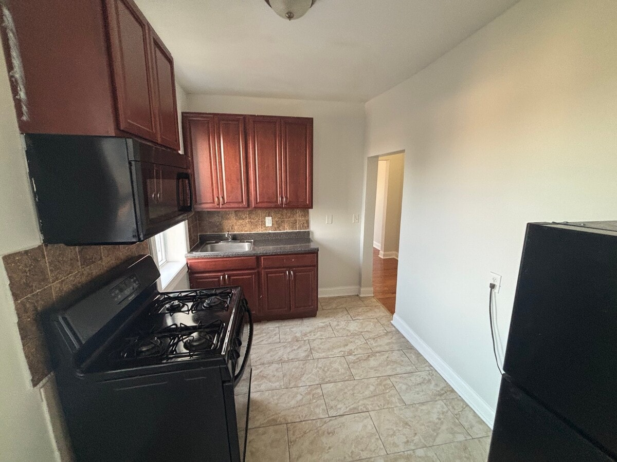 Photo - 162 Bergen Ave