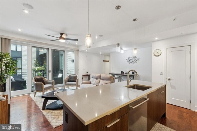 Building Photo - 620 N 3rd St Unit 3A