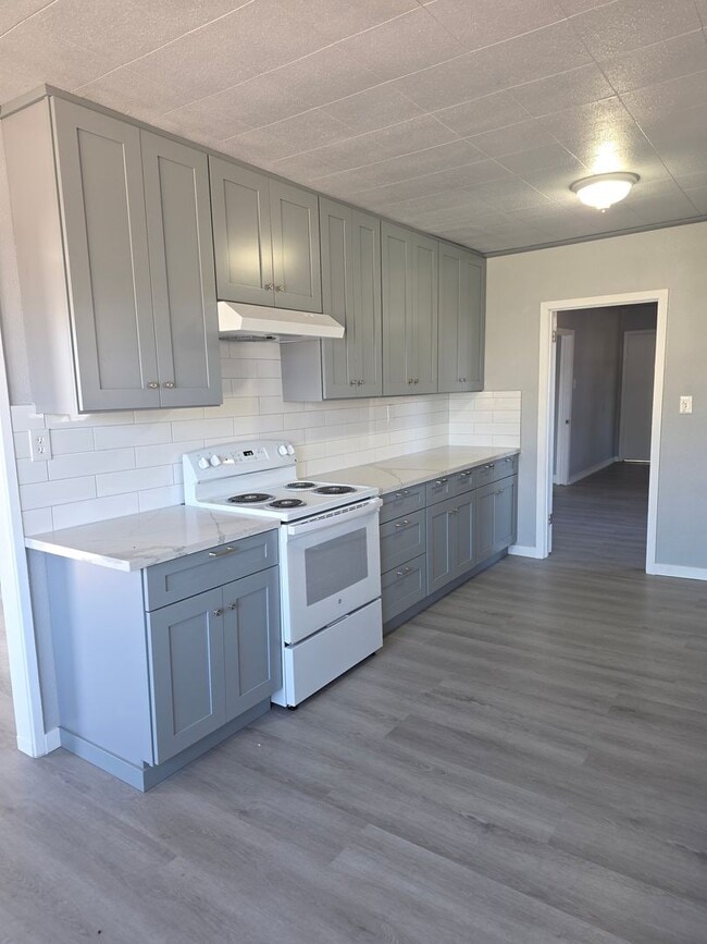 23 Broadis St Unit 23 Broadis St