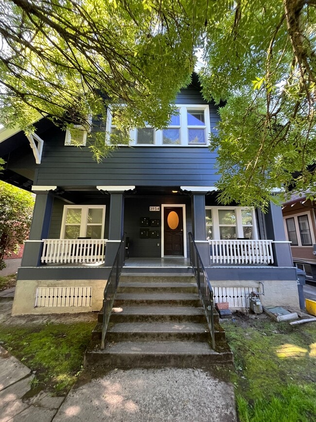 Building Photo - Very unique upper 1bed, great location! Ta... Unit 3