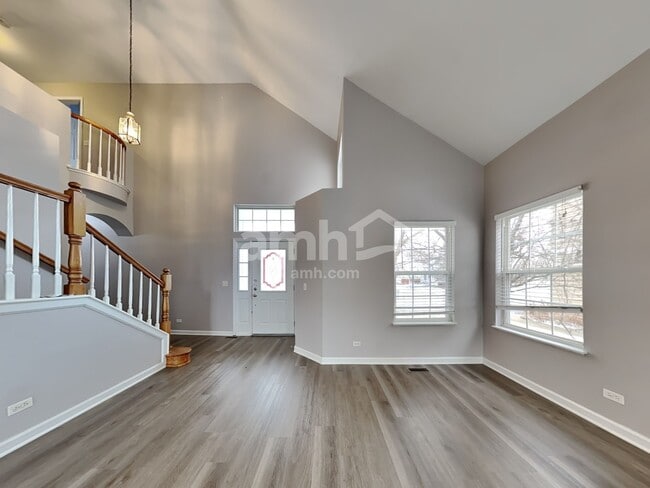 Photo - 230 School Dr