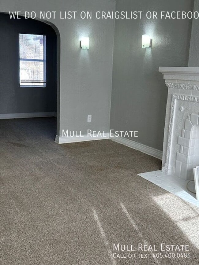 Photo - 825 NE 24th St