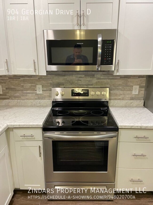 Photo - 904 Georgian Dr Unit D