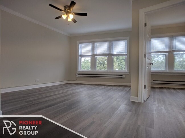 Building Photo - 1421 W Hutchinson St Unit 4216-3 Rental