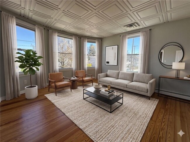 Photo - 904 York Ave