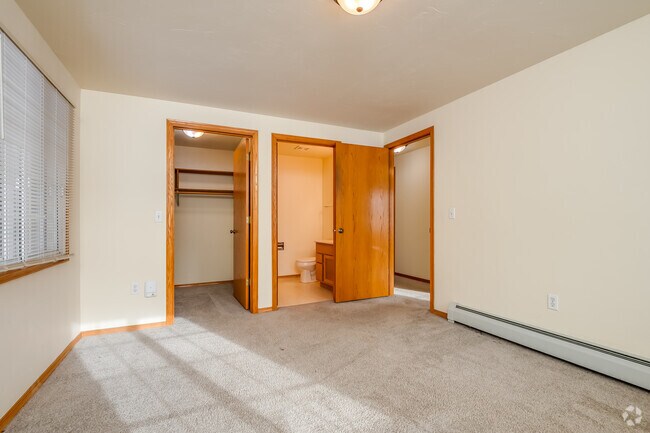2BR, 2BA - 1,000SF - Bed Room