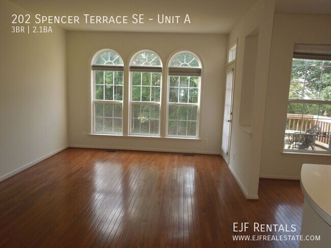 Photo - 202 Spencer Terrace SE Unit A