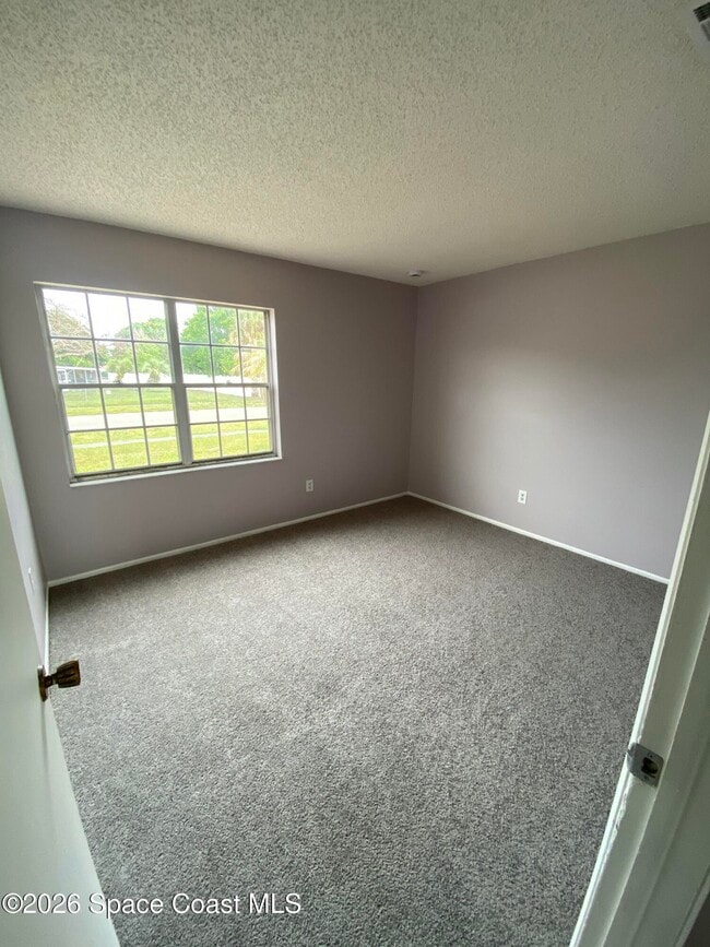 Photo - 1264 Dawn St NE