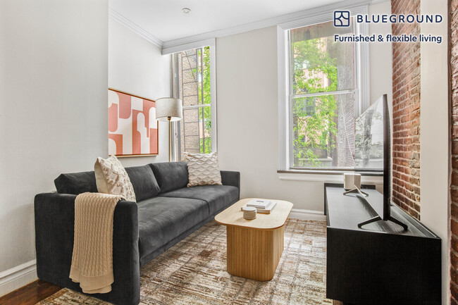 Building Photo - 221 Mott St Rental