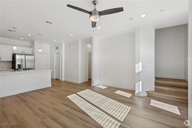 Building Photo - 10511 Blossoming Hls Wy Rental