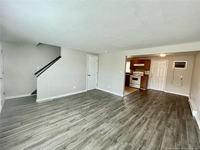 Photo - 1936 King George Dr