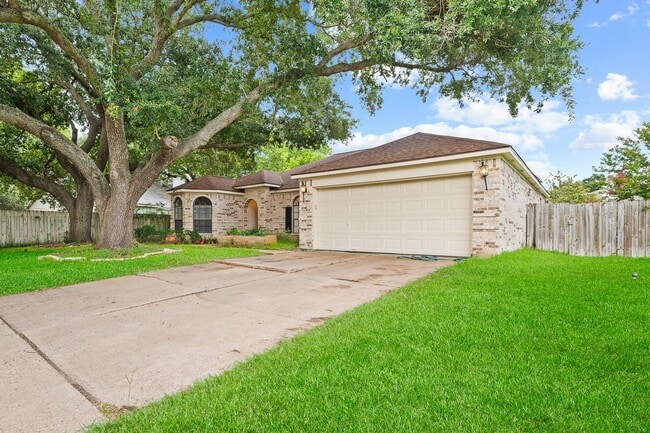 Building Photo - 3326 Lakeland Gardens Dr
