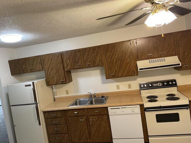 Photo - 512 Breezy Point Dr