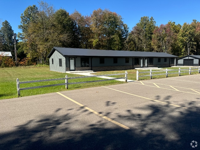 Building Photo - 41000 Harris Rd Rental