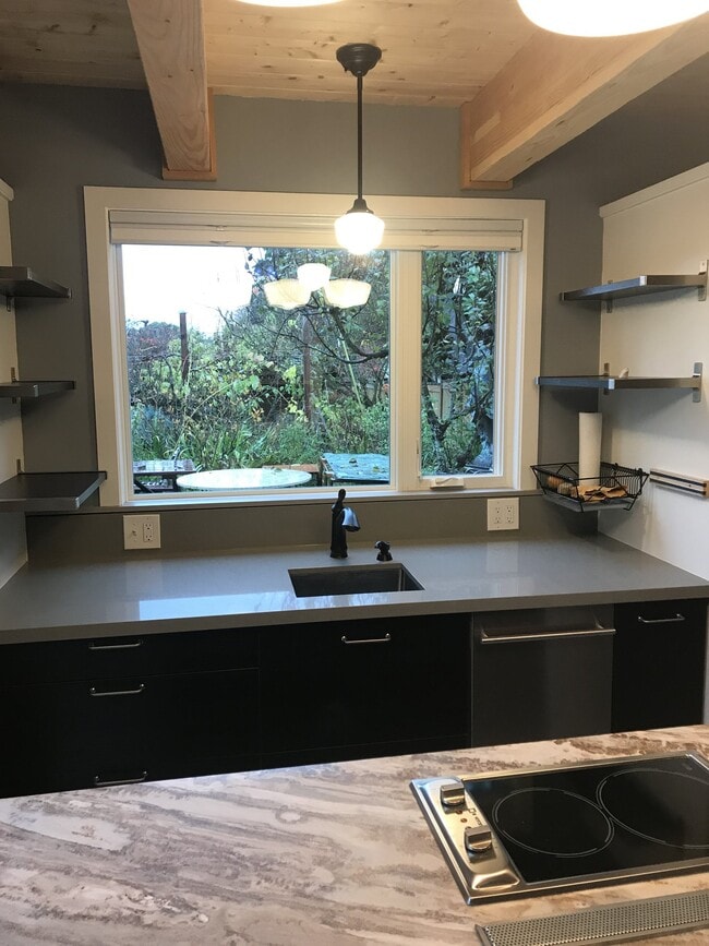 Photo - 1412 SE Carlton St