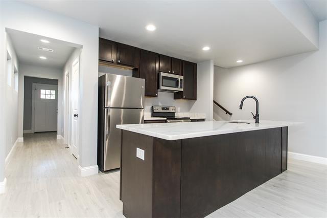 Photo - 415 W Elm St